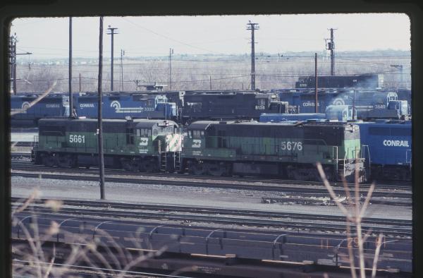 BN U25Cs 5661 and 5676 in Enola, PA