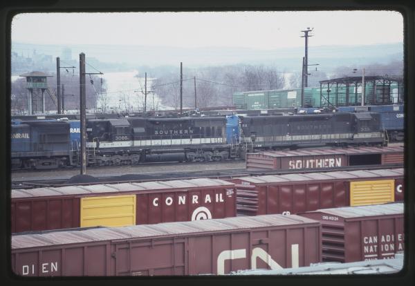 SOU SD35 3086 and SD45 3133 in Enola, PA