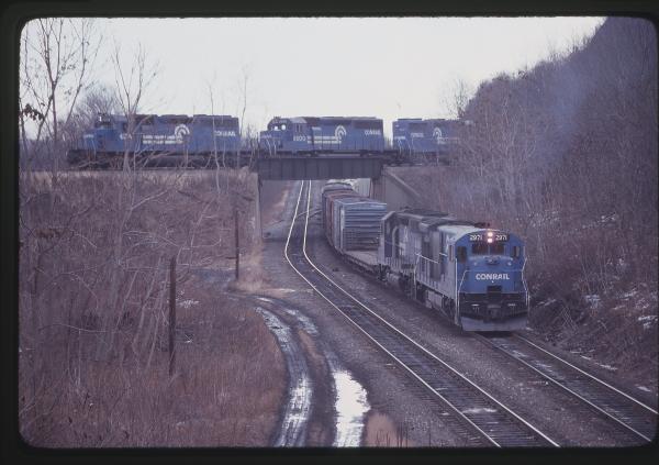 U36B 2971 and SD40-2 6500 at Enola, PA