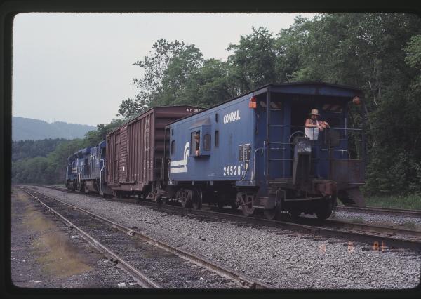 N12 Caboose 24528 in Rockville, PA