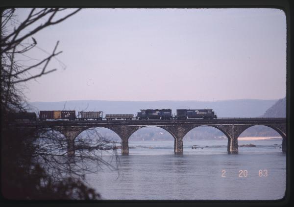 B23-7 1990 and GP35 2357 in Rockville, PA