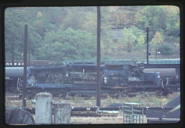 Wrecked SD40 6250 in Altoona, PA
