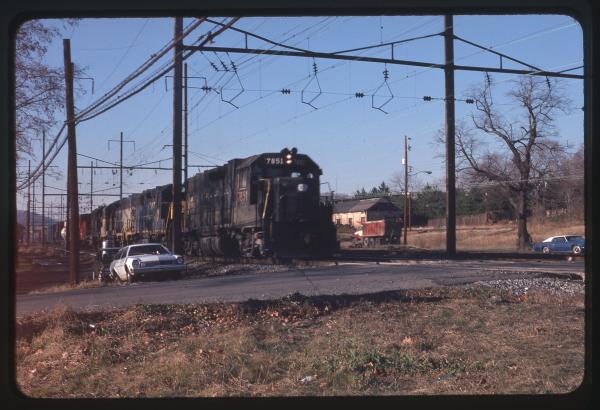 GP38 7851