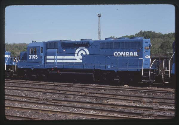 GP40 3195 in Rutherford, PA