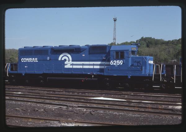 SD40 6259 in Rutherford, PA