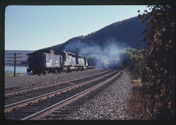 NE6 Caboose 23877, SD40-2 6470, and SD45 6095 in Duncannon, PA