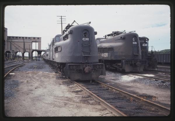 GG1s 4894 and 4828 with GP9 7176 in Rutherford, PA