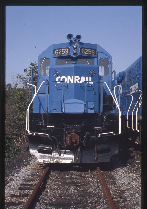 SD40 6259 in Rutherford, PA