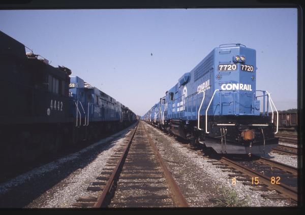 GP38 7720 in Rutherford, PA