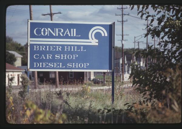 Brier Hill Shop Sign in Youngstown, OH
