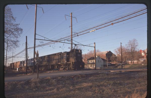 E44s 4445 and 4405 in Columbia, PA