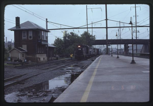 GP35 2277 and NIMX GG1 4859 at Lancaster, PA
