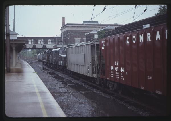 GP35 2277 and NIMX GG1 4859 at Lancaster, PA