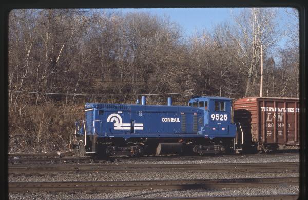 Photo of EMD SW1500 9525