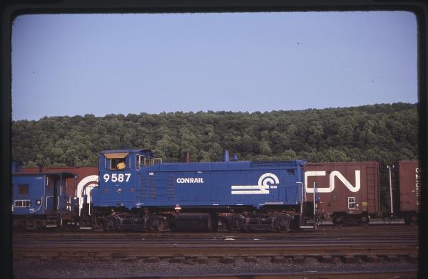 Photo of EMD SW1500 9587 in Allentown PA