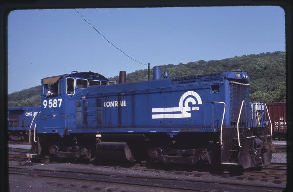 Photo of EMD SW1500 9587