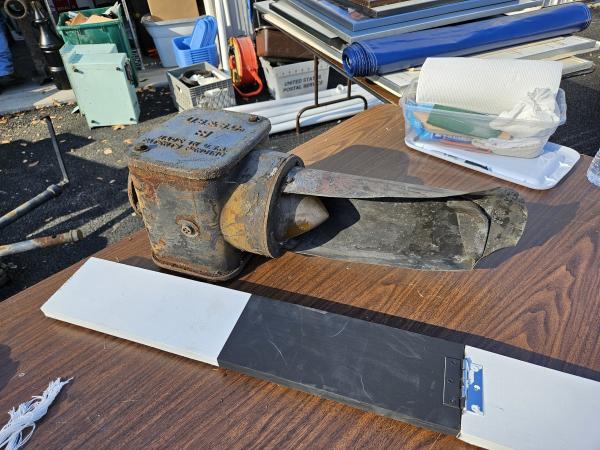 PRR position-light Lamp Assembly with Hood (visor)