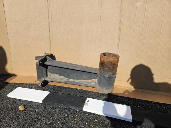 Signal Bracket 36731-1X cast on, ex-NYC