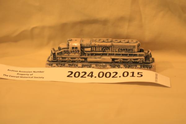 Paperweight Conrail locomotive