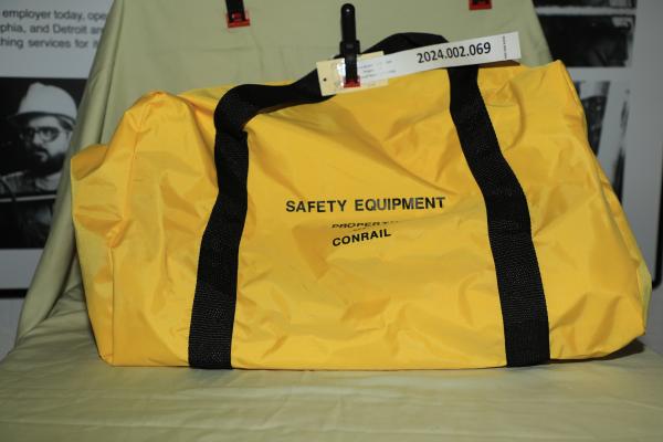 CR safety equipment bag with 2 first aid kits