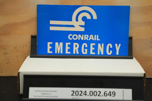 CR emergency placard