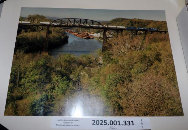 Photo Freight train traversing bridge NJ Div. River Line MP 110 +- Catskill, NY