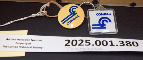 Buttons & key chain with CR logo
