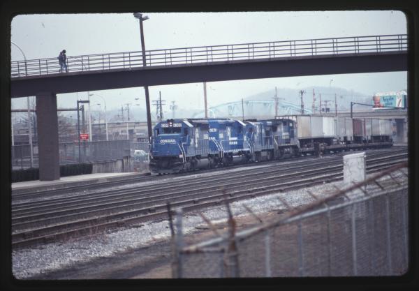 CR 6389 on WB Intermodal at Altoona, PA