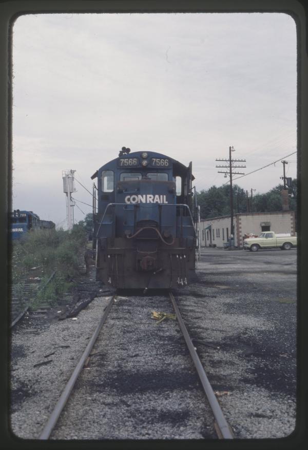 Photo of EMD GP10 7566 in Niles, OH on 8/17/1980