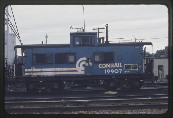 Photo of N8D Class Caboose 19907 in Niles, OH on 8/17/1980