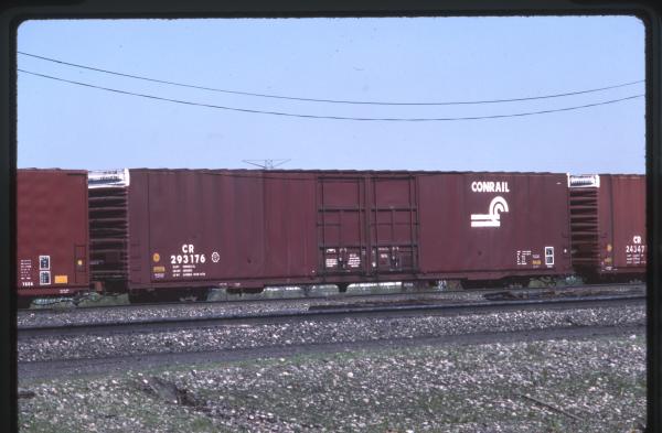 Photo of Class X60S (NYC Lot 962B) 293176 in Walbridge, OH on 5/1984