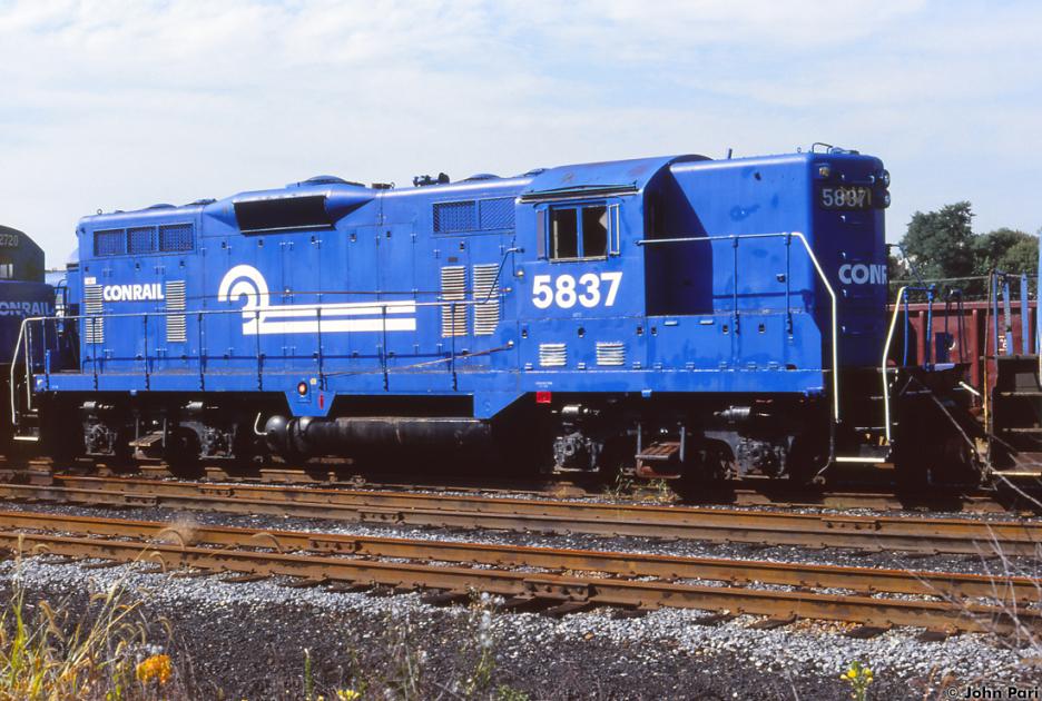 CR 5837 - GP7 at Rutherford, PA | The Conrail Archive